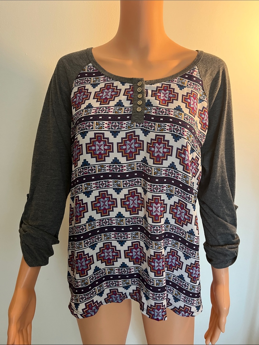 Rewind Charcoal Sleeve Aztec Henley in White and Maroon